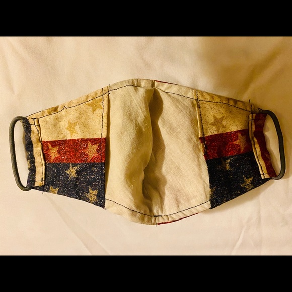 𝐀𝐧𝐲 𝟔 𝐟𝐨𝐫 $𝟑5 ! PATRIOTIC MASKS - Picture 2 of 3